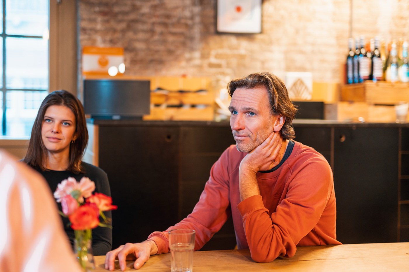 Nudge marketing: de kleine ontwerpkeuzes die een koopbeslissing sturen