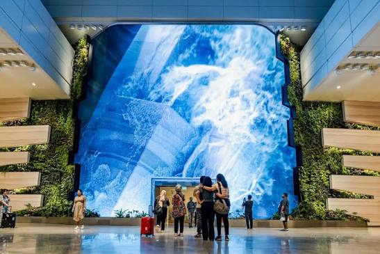 Green walls and nature inside Changi Airport