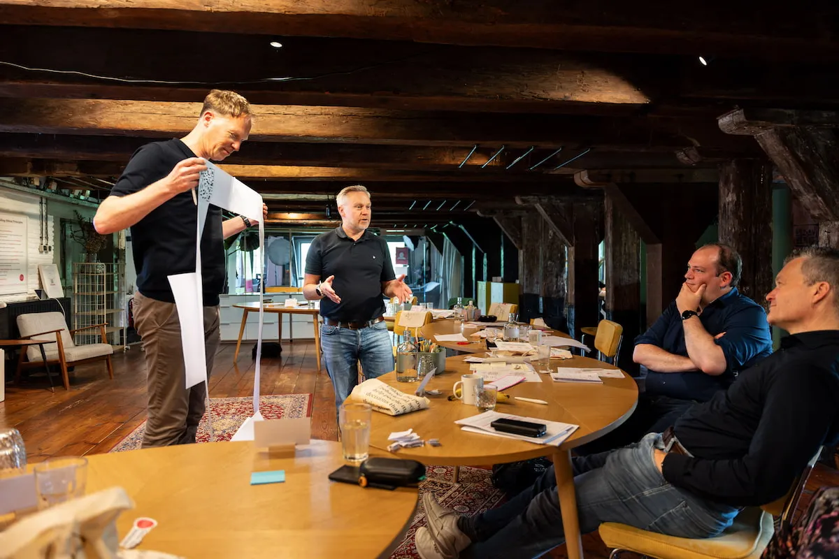 Deelnemers in gesprek tijdens de training bij SUE in Amsterdam